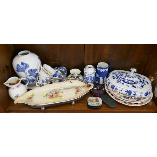 399 - Collection of china to include Spode etc.