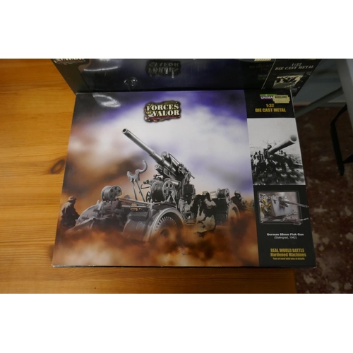 416 - Collection of military vehicles - Forces of Valor 1:32