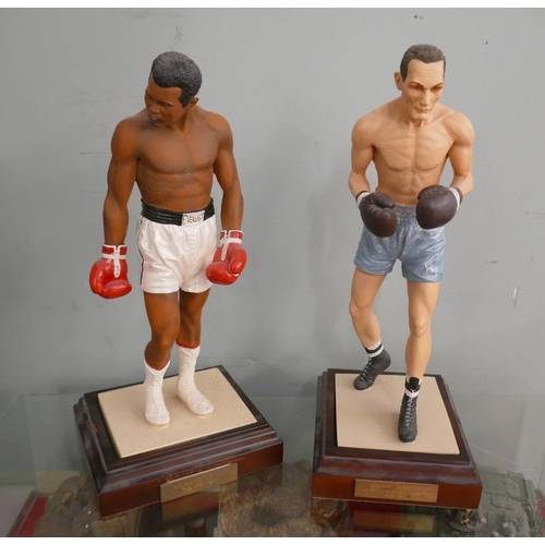 419 - 2 figurines - Muhammad Ali & Henry Cooper