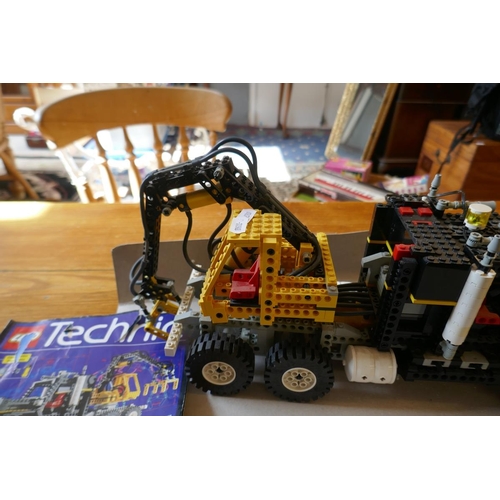 427 - Lego Technic Truck 8868 (complete)