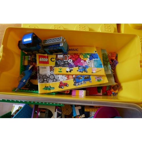 428 - Collection of Lego (4 tubs)