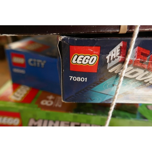 431 - 5 boxed assorted Lego sets