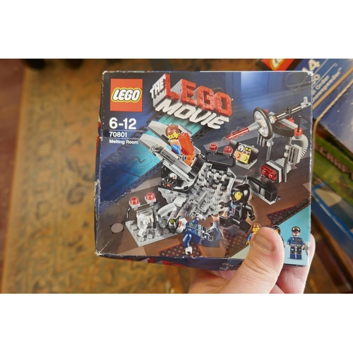 431 - 5 boxed assorted Lego sets