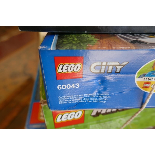 431 - 5 boxed assorted Lego sets