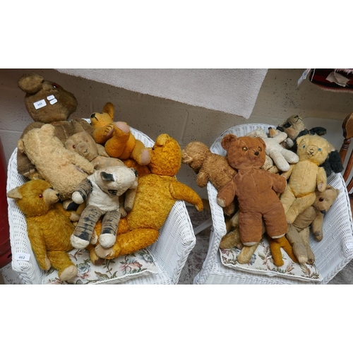 449 - Large collection of vintage teddy bears