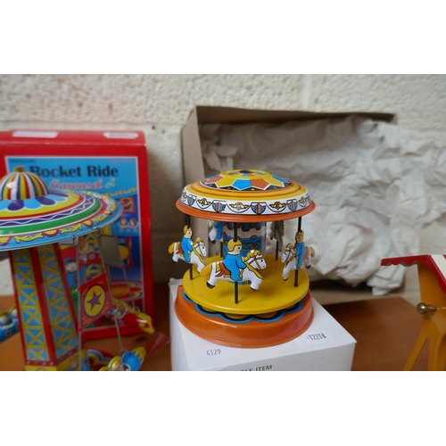 458 - Wind up tin plate toys - Fairground Rides