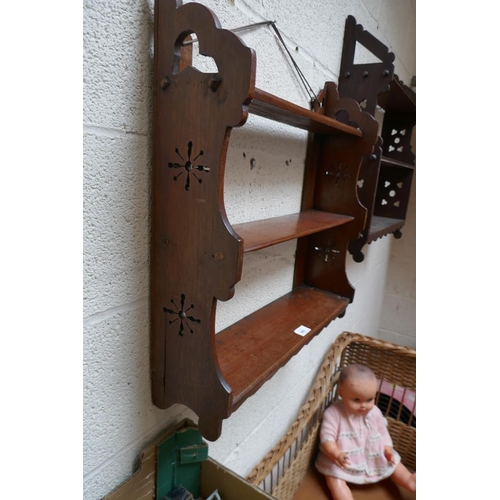 460 - 2 wall hanging shelves