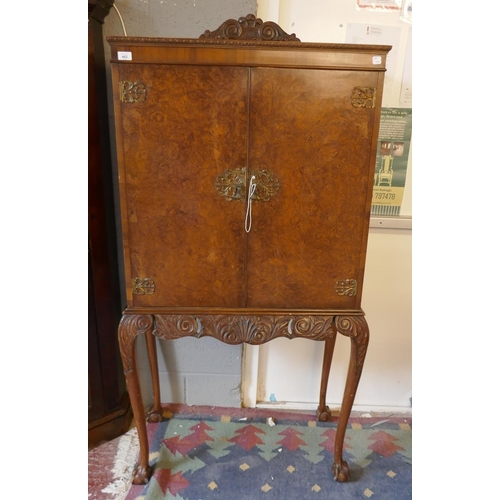 482 - Walnut cocktail cabinet  - Approx size: W: 87cm D: 43cm H: 166cm