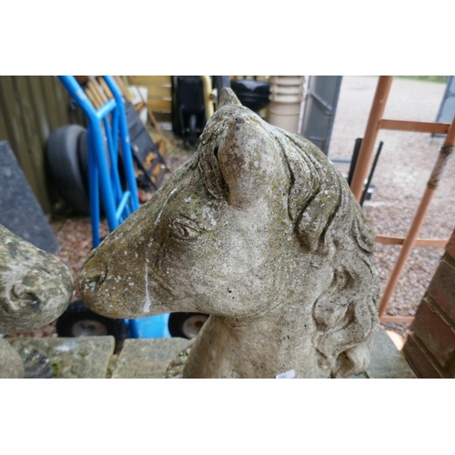 510 - Pair of stone garden horse heads - Approx height: 46cm