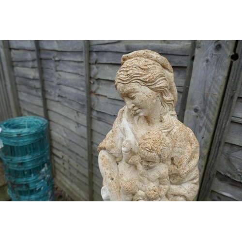 513 - Stone statue of mother and child on stone pedestal - Approx height: 129cm