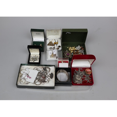 70 - Collection of costume jewellery to include silver