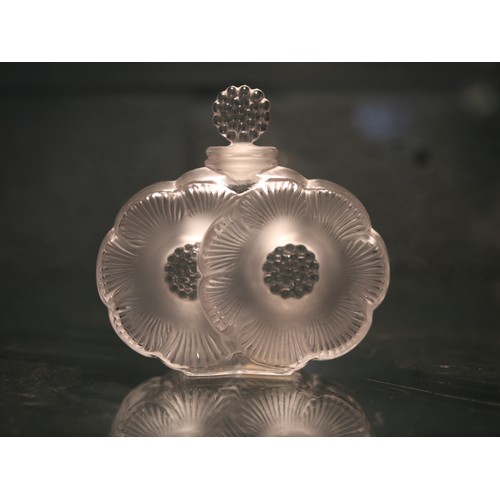 308 - Collection of vintage perfume bottles to include Dior, Guerlain and Lalique