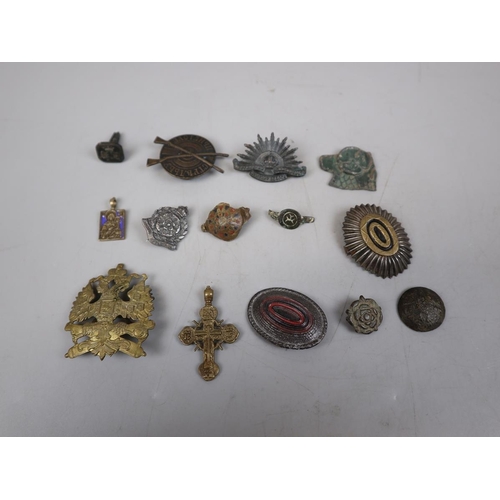 160 - Metal detector finds & cap badges