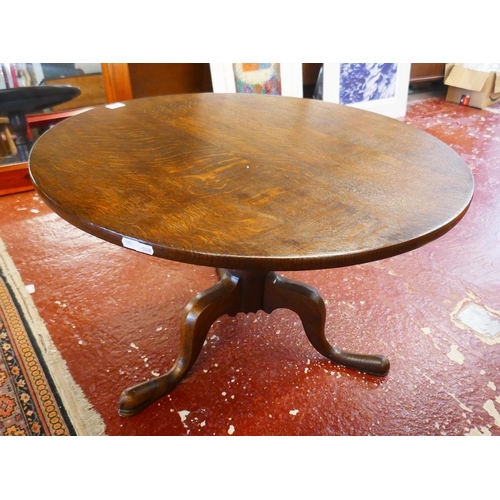 463 - Oak, tripod coffee table