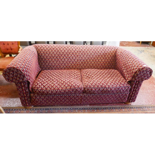465 - Chesterfield style sofa 