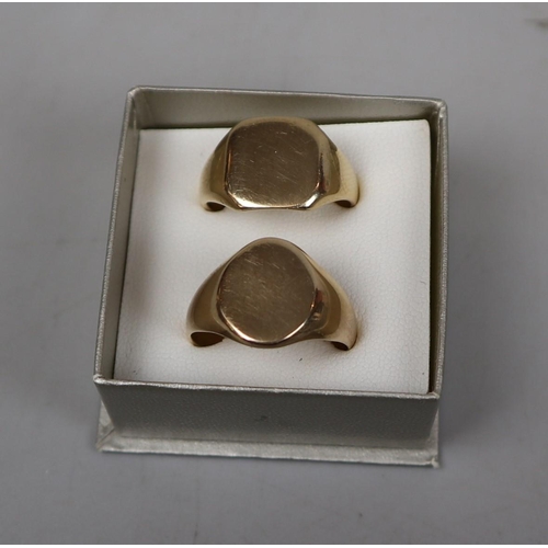 63 - 2 x 9ct gold gents rings - Approx weight: 10.5gsizes Q and T