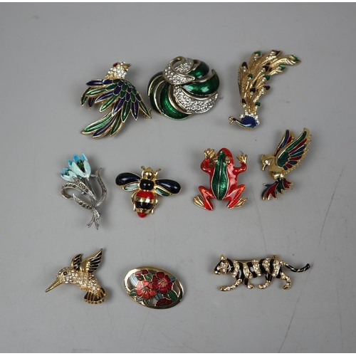 75 - Collection of enamelled brooches