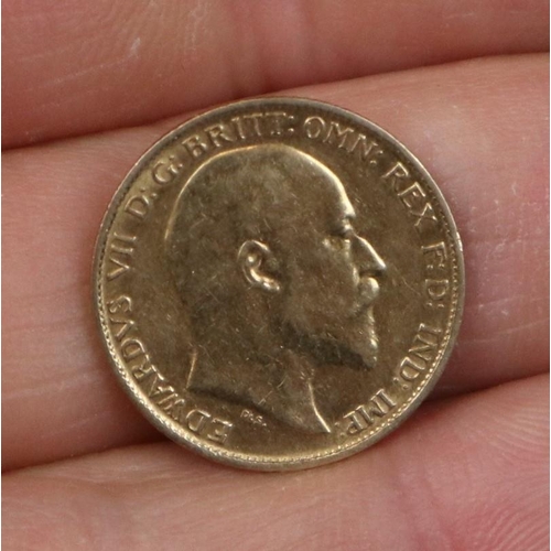 140 - Coin - Gold half sovereign dated 1902