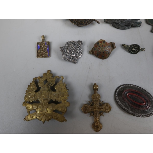 160 - Metal detector finds & cap badges