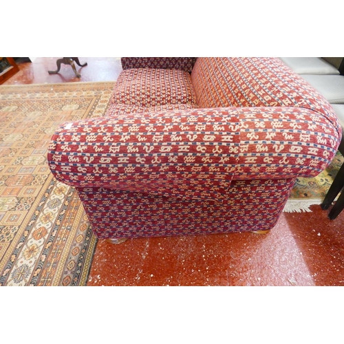 465 - Chesterfield style sofa 