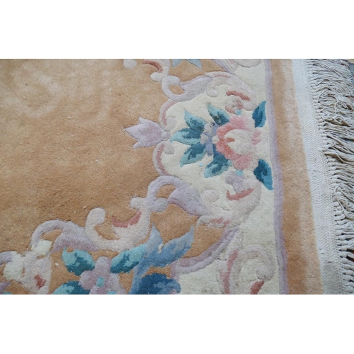 470 - Chinese rug - Approx size: 204cm x 123cm