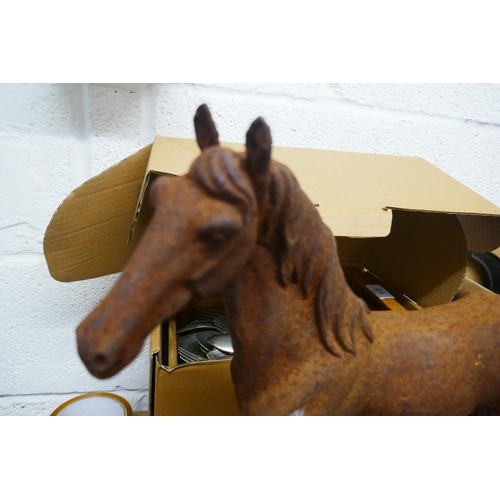 479 - Cast iron horse sculpture - Approx height: 36cm