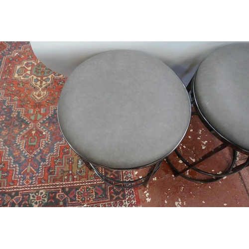 291 - Pair of stools