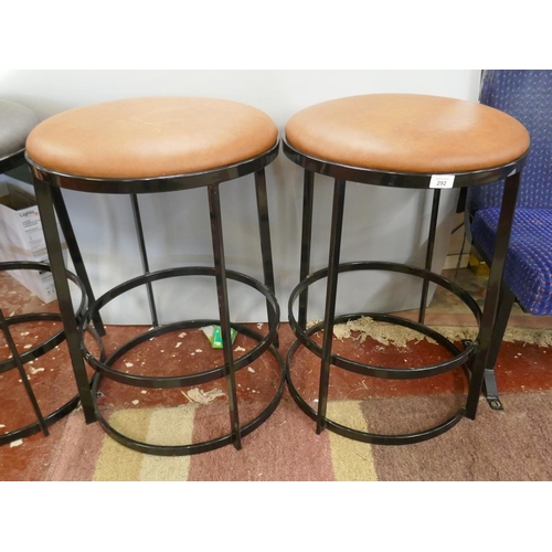 292 - Pair of stools