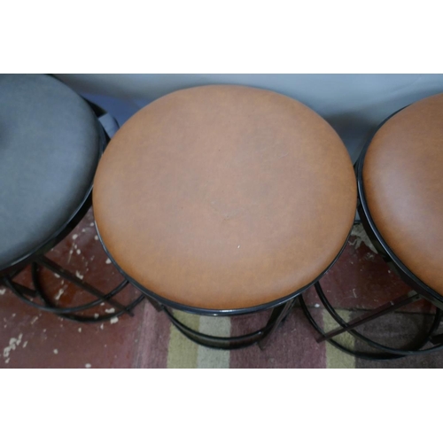 292 - Pair of stools