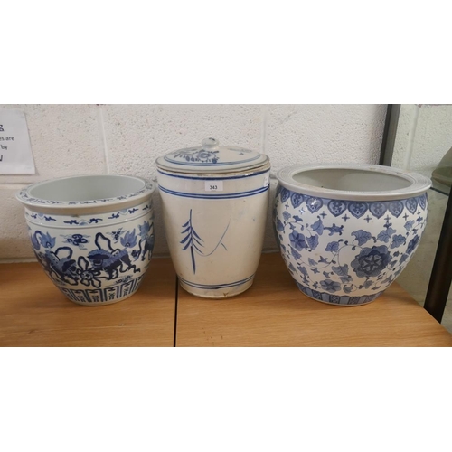 343 - Collection of blue and white planters