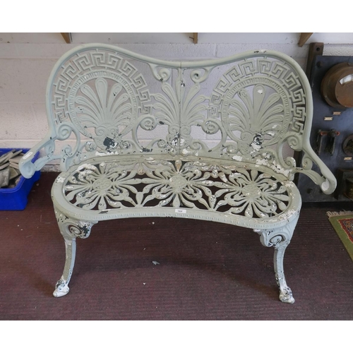 360 - Cast aluminium bench