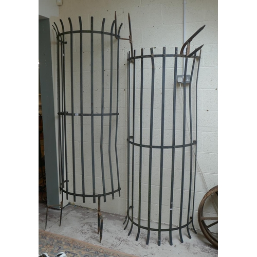 424 - Large wrought iron tree guard - Approx height inc spikes: 234cm