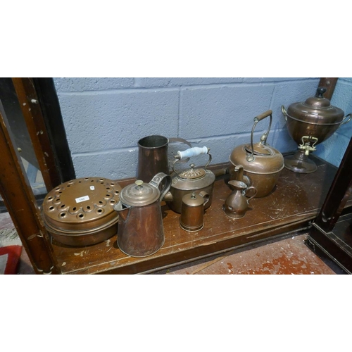 199 - Collection of copper to include 2 kettles, warming pan etc