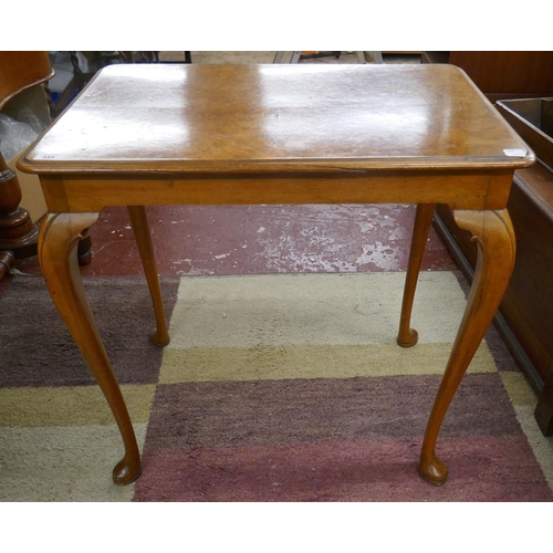 344 - Occasional table with cabriole legs