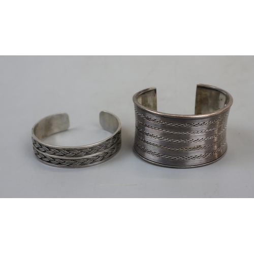 93 - 2 silver bangles