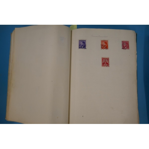 314 - Stamps - Foreign good selection in 2 binders including some China