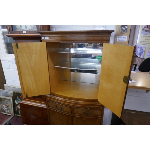 439 - Walnut cocktail cabinet - Approx size W: 74cm D: 48cm H: 152cm