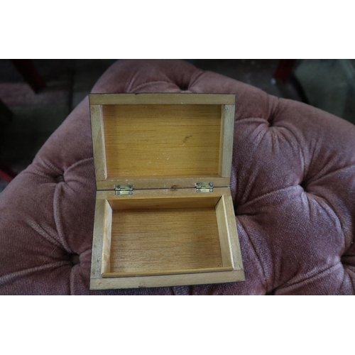 243 - Sewing box and contents together with a small inlaid box