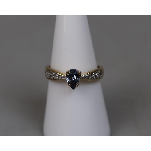 89 - 18ct gold sapphire & diamond set ring - Size N