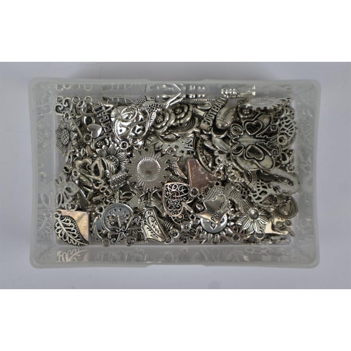 111 - Bracelet charms in white metal