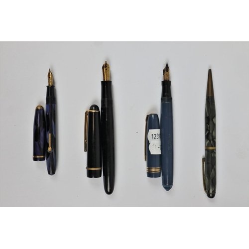 140 - Collection of pens to include 14ct gold nibs