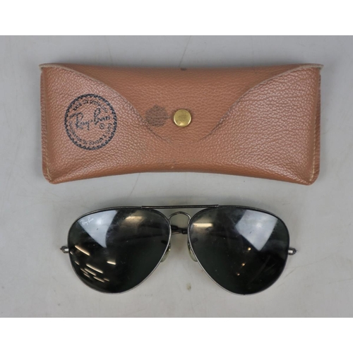 154 - Pair of vintage Ray-Ban Aviator sunglasses