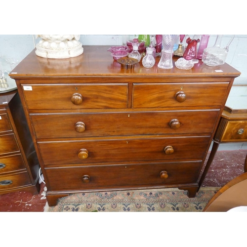 366 - Good Victorian mahogany chest of 2 over 3 drawers on bracket feet - Approx size W: 117cm D: 55cm H: ... 