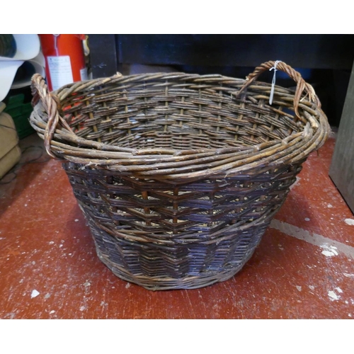 400 - Large wicker log basket