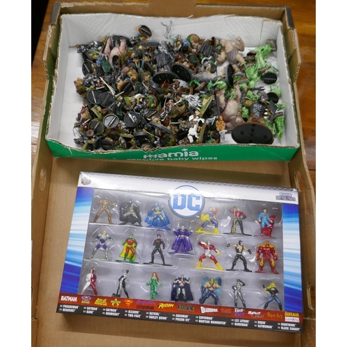 453 - Quantity of War-games figures