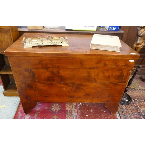 513 - Antique pine chest - Approx size W: 102cm D: 53cm H: 73cm