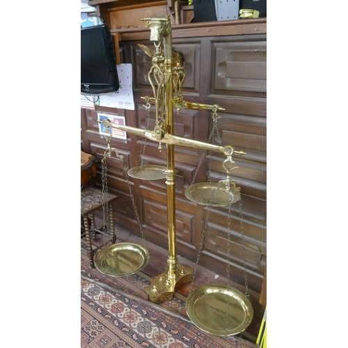 521 - Portuguese butchers scales - Approx height: 159cm