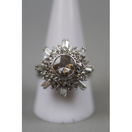 95 - Fine 18ct white gold diamond cluster ring - Size U