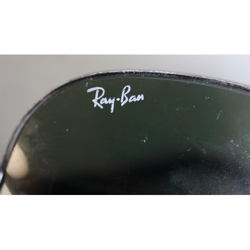 154 - Pair of vintage Ray-Ban Aviator sunglasses