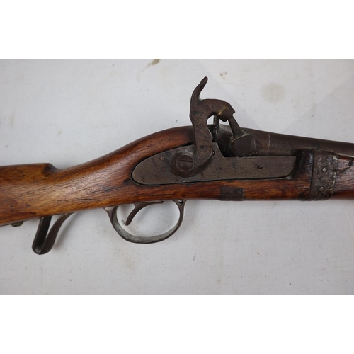 172 - Antique flintlock rifle